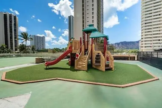 Spacious 14Th Floor Corner Suite, Partial Diamond Head And Ocean Views With Free Parking! Honolulu
