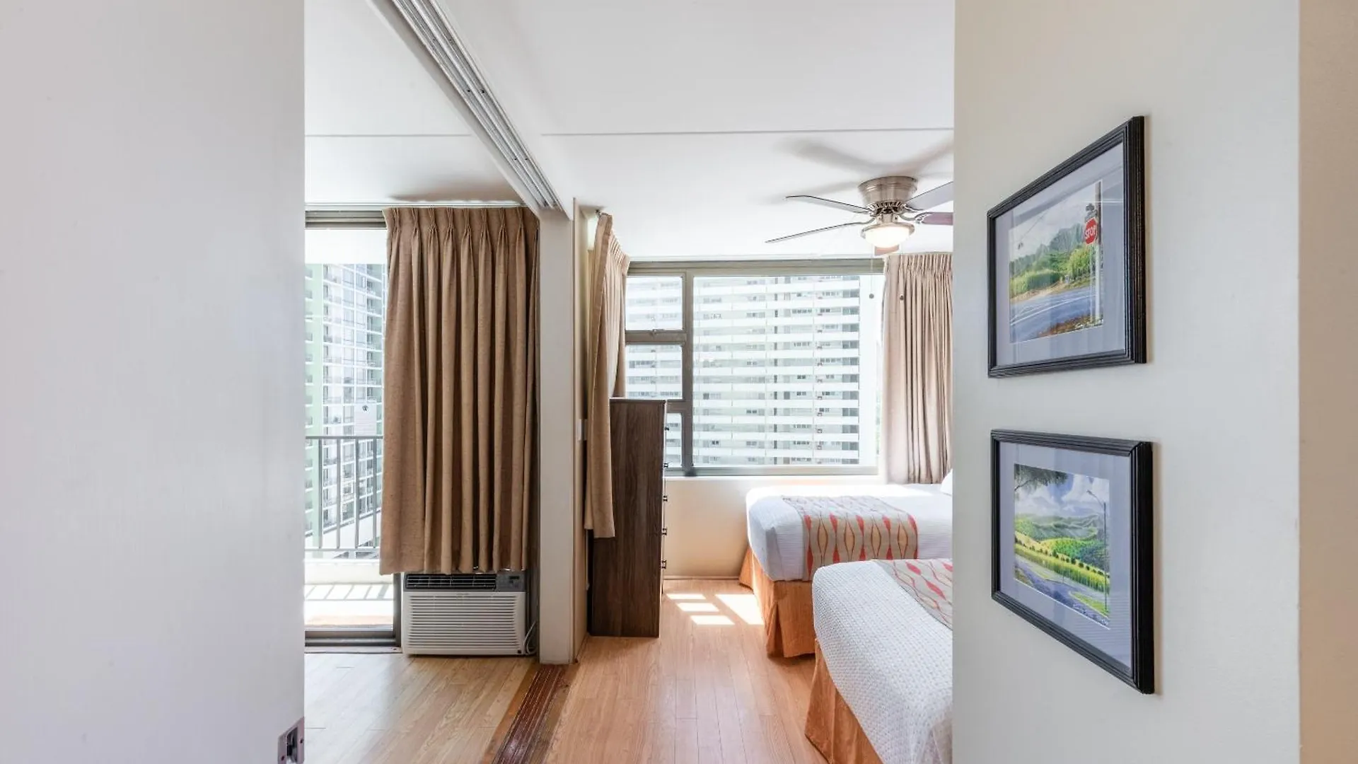 Spacious 14Th Floor Corner Suite, Partial Diamond Head And Ocean Views With Free Parking! Honolulu