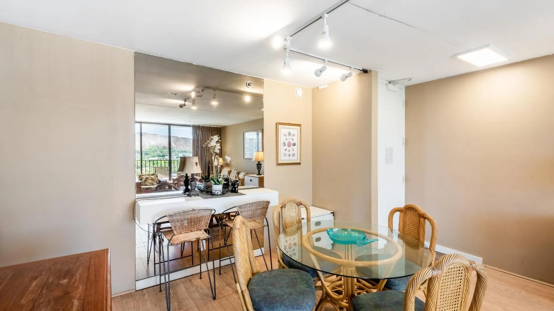 Apartment Spacious 14Th Floor Corner Suite, Partial Diamond Head And Ocean Views With Free Parking! Honolulu United States